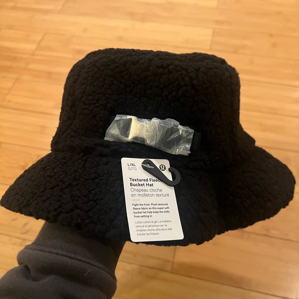 Lululemon Textured Fleece Bucket Hat NWT - Size L/XL - color Black